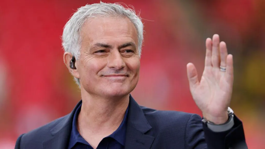Who says not to Benfica? - Mourinho touches down for talks